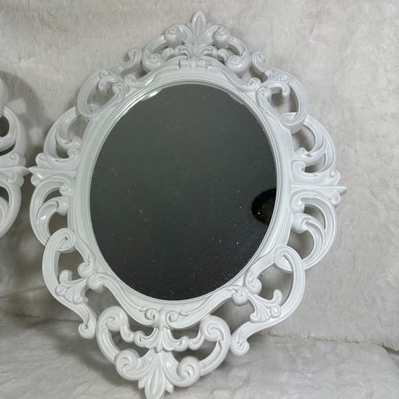 White Oval Vintage Wall Mirror 11.5 x 15 Inch - Picture 3 of 8